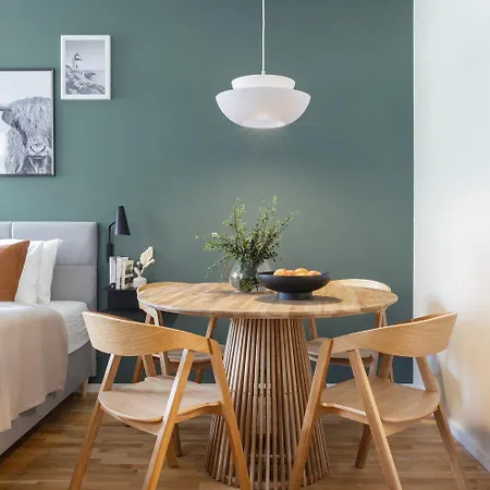 Days - Luxury In The Old Town 아파트 *
